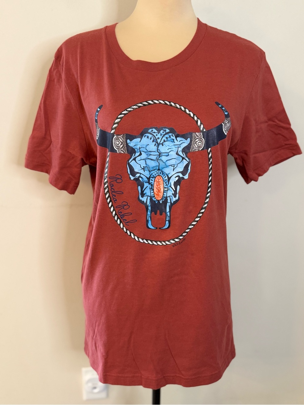 Doc & Alice western cowgirl steer head rust short sleeve graphic tee M